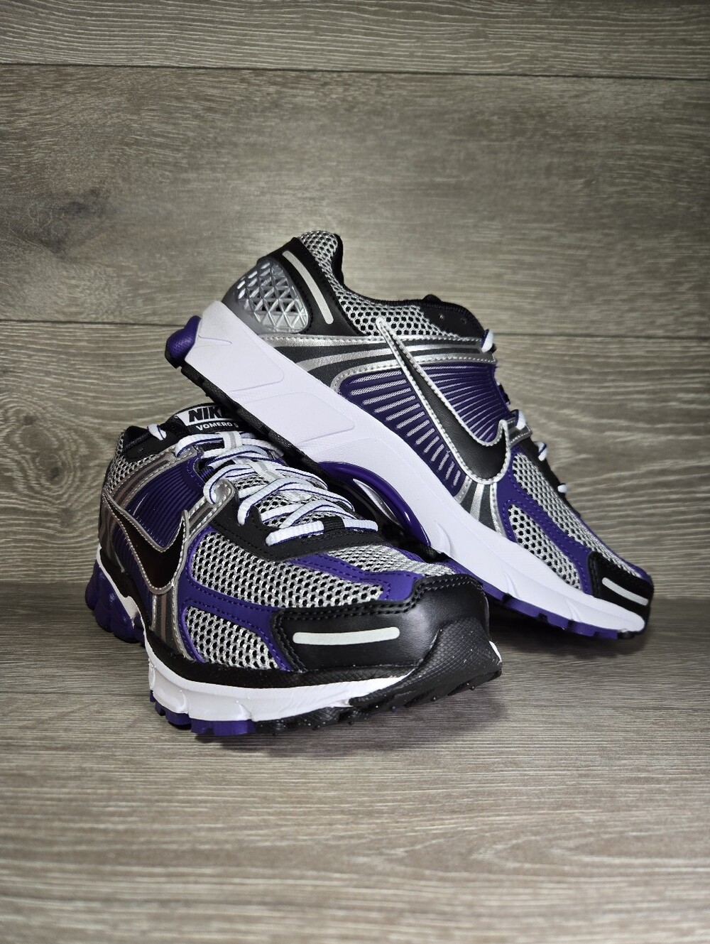 Nike Vomero 5 Metallic Silver Court Purple Black IM2220-095 Mens Size 10 New - Picture 2 of 7